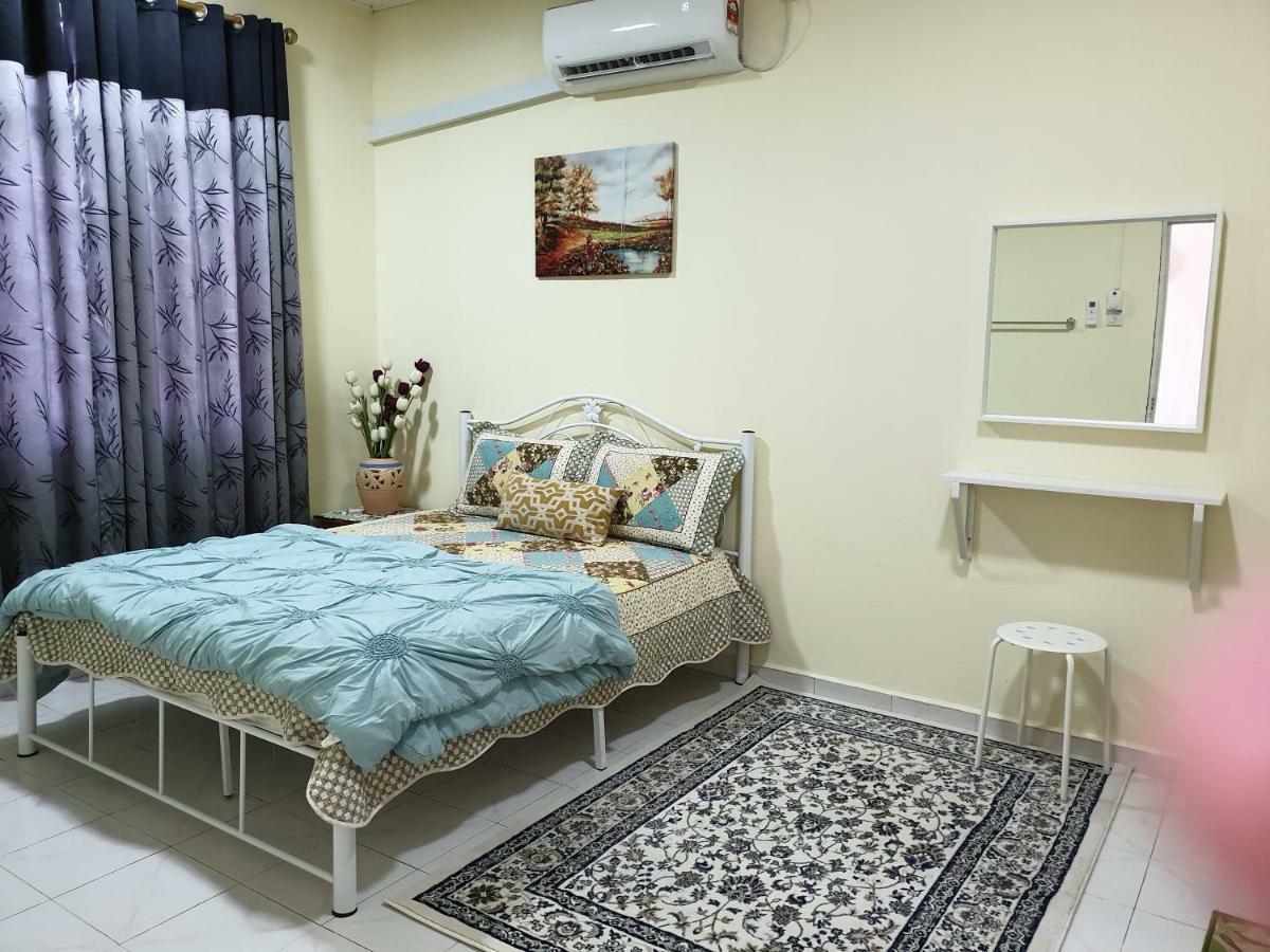 Auni & Auji Homestay Kemaman Chukai Buitenkant foto