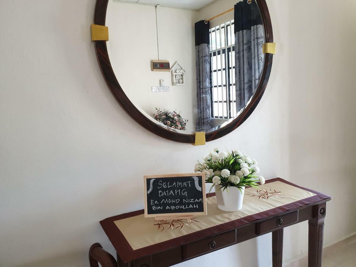Auni & Auji Homestay Kemaman Chukai Buitenkant foto